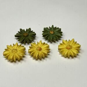 Old Sunflower Magnets 5pc Bundle Green Yellow Lightweight Decorative Cottagecore